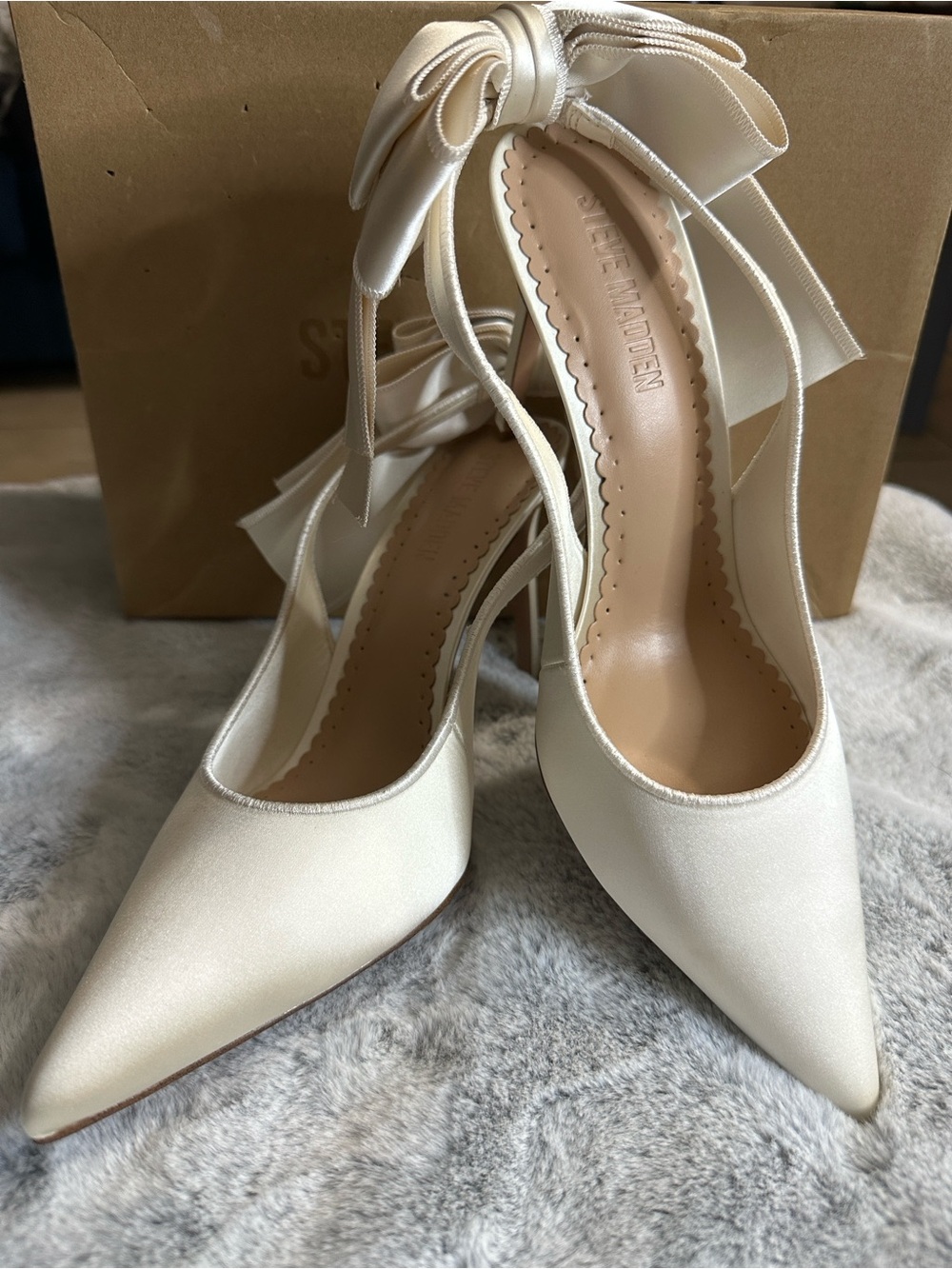 Steve Madden Ivory Satin Pointed-Toe Bow Stiletto Heels